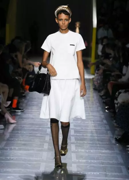 Prada porta formes retro a la primavera del 2019