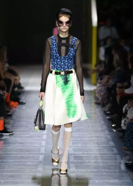 Prada porta formes retro a la primavera del 2019