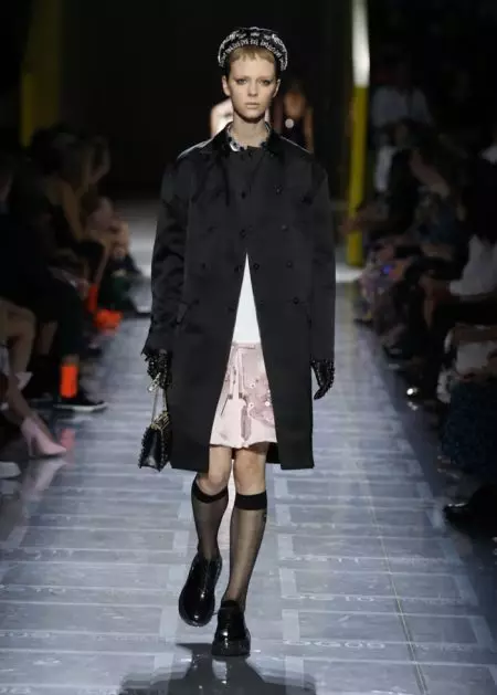 Prada toob 2019. aasta kevadesse retrokujundid