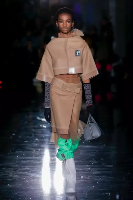 Prada manazava ny alina amin'ny fararano 2018