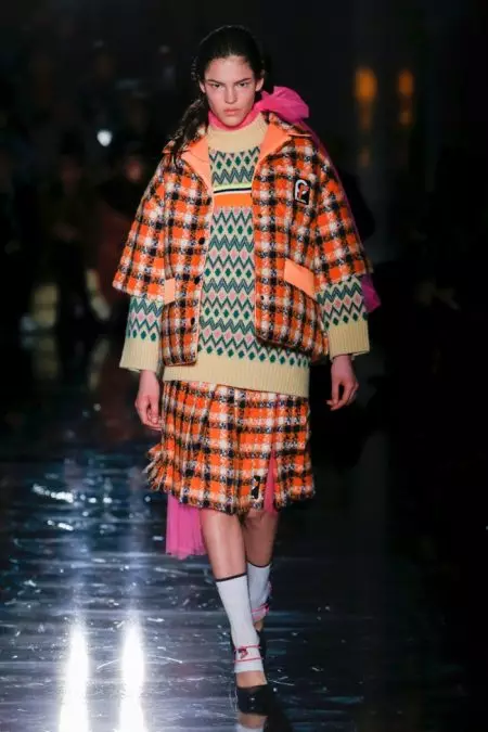 Prada nušviečia naktį 2018 m. rudenį