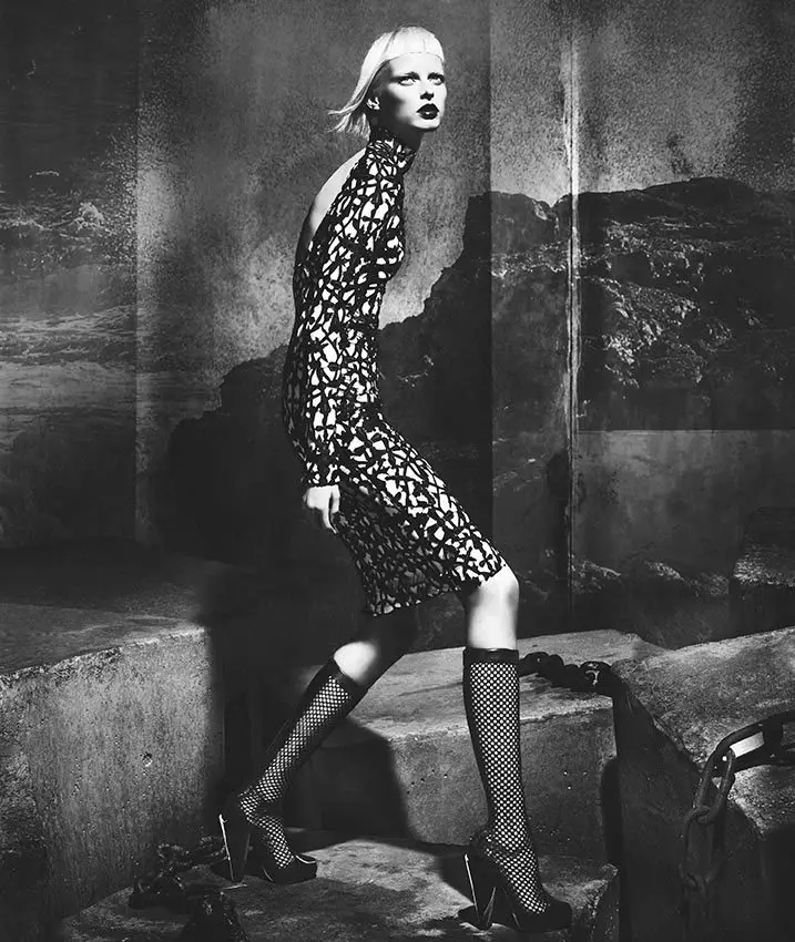 Elza Luijendijk is Gothic Glam voor Versace's herfst 2012-campagne door Mert & Marcus