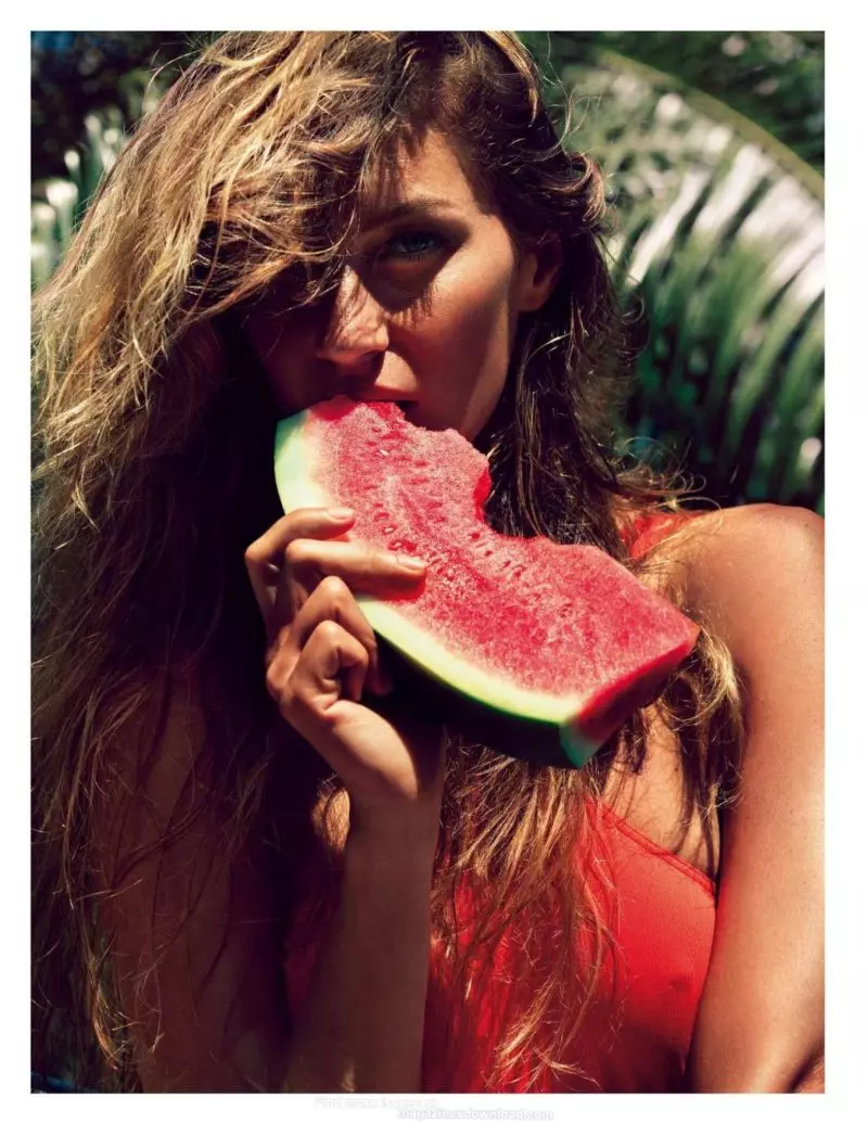 Gisele Bundchen Wows in Vogue Paris' Phatlalatso ea June-Phupu ka Inez & Vinoodh