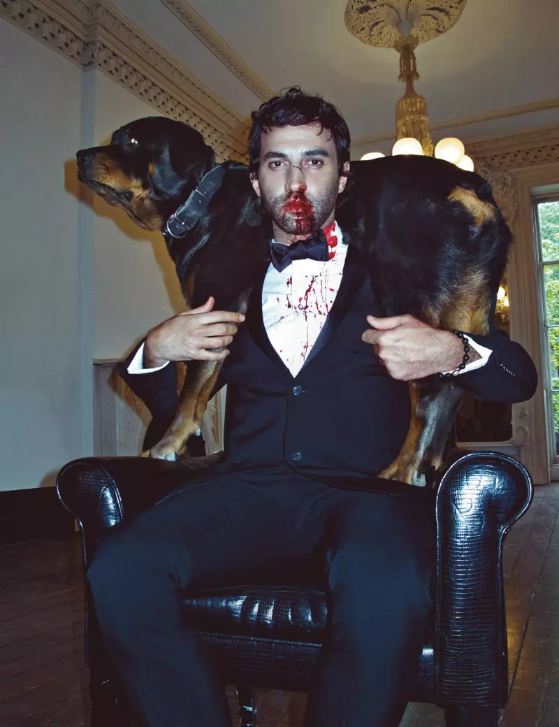 Givenchy dans Interview juin/juillet 2011 par Steven Klein