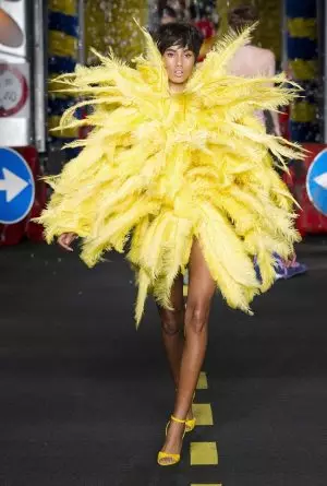 Moschino Frühjahr 2016 | Mailänder Modewoche