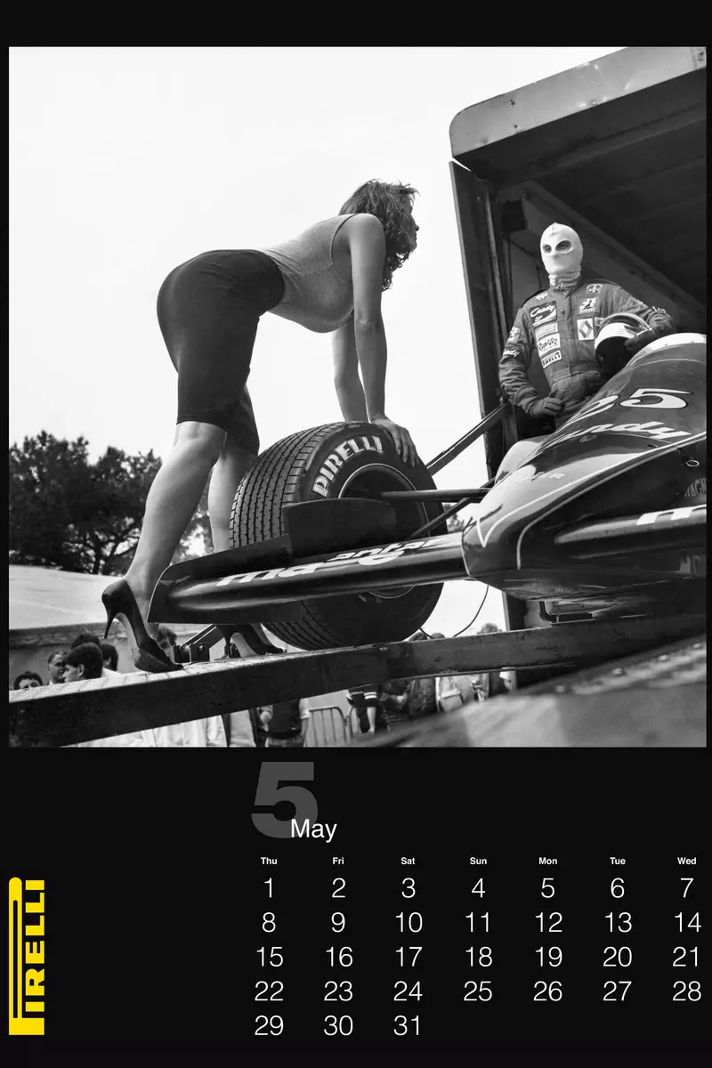 Pirelli Fitur Vintage Helmut Newton Poto pikeun 2014 Calendar