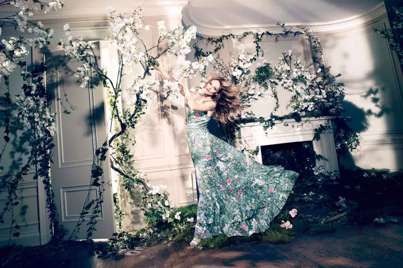 Vanessa Paradis Enchants mu H&M's Spring 2013 Conscious Campaign yolembedwa ndi Camilla Akrans