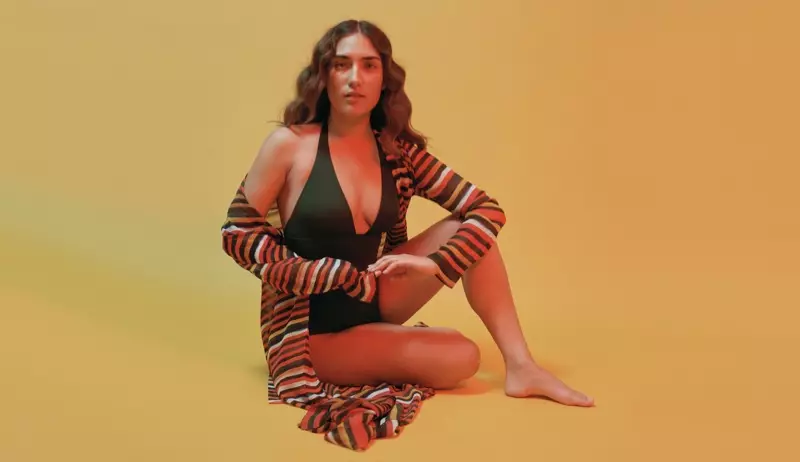 Esiqhingini I-Marigot Striped Cover-Up Maxi Dress kanye ne-Eres Lupine Halter One-Piece Swimsuit