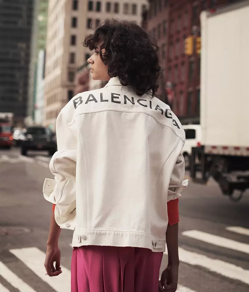 Balenciaga Logo Cotton Denim Jacket ma Fendi Logo-Detail Pleated Silk Crepe de Chine Skirt