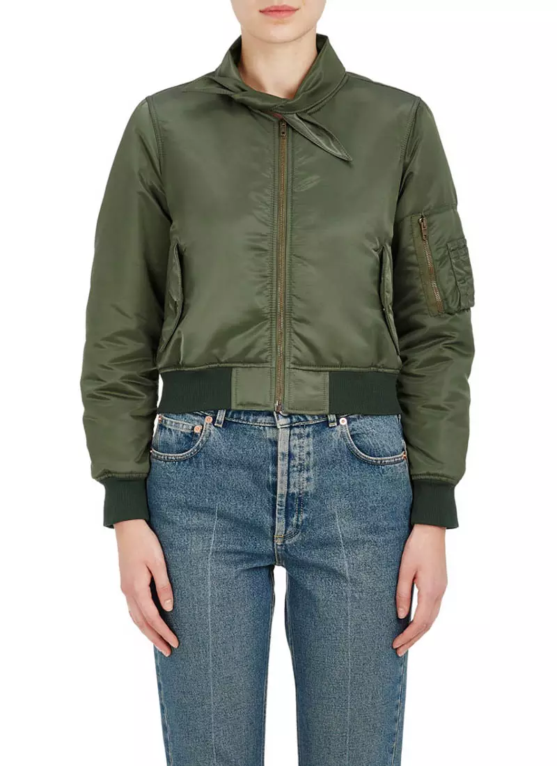 Balenciaga Satin-Bomberjacke mit Schalkragen 569 $ (zuvor 1.895 $)