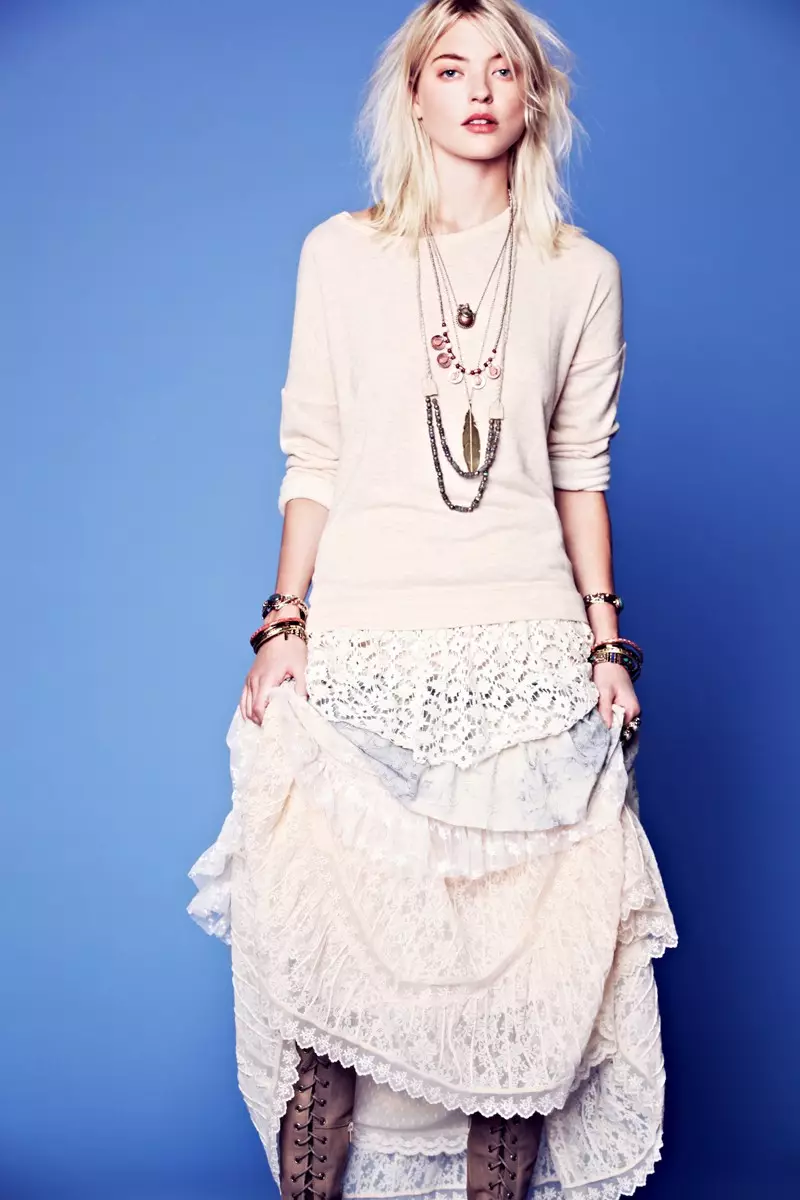 Martha Hunt Sports Flirty, Tomboy Style for Free People's január Lookbook