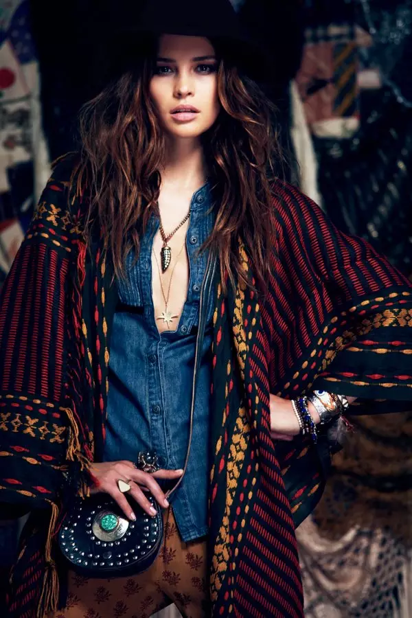 „Free People's September Lookbook“ dėmesys sutelkiamas į čigonų stilių