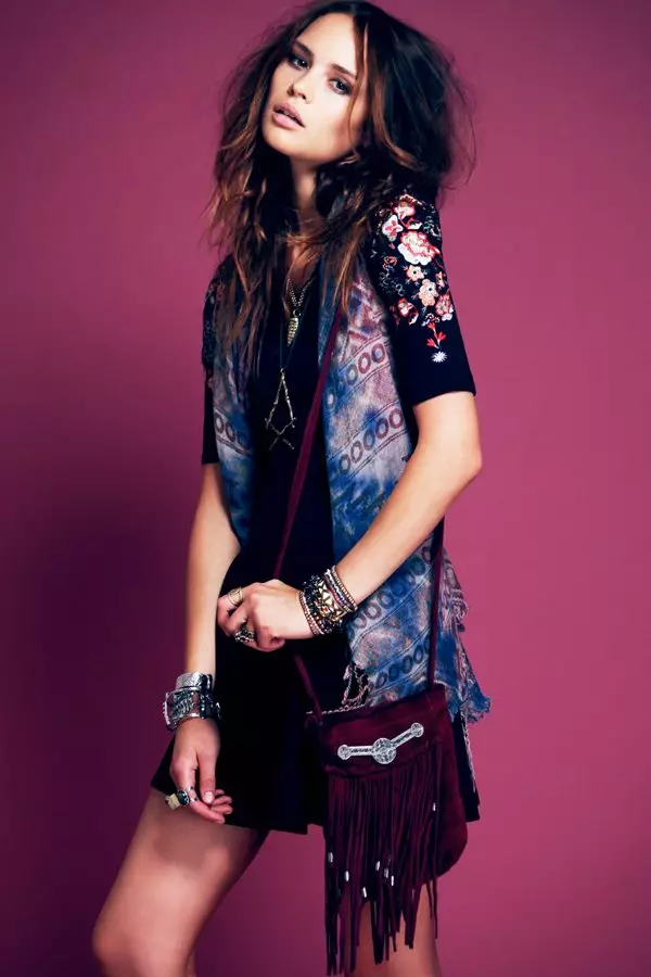 Free People's September Lookbook se zaměřuje na cikánský styl