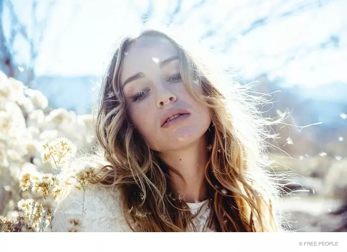 zella-day-photos၀၁