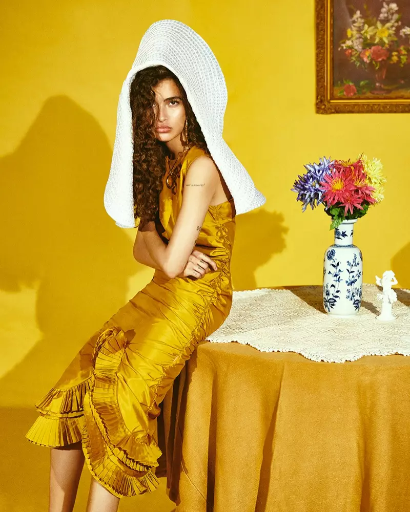 Chiara Scelsi Vogue পর্তুগালের জন্য একটি ফ্যাশনেবল রোড ট্রিপে যাচ্ছে