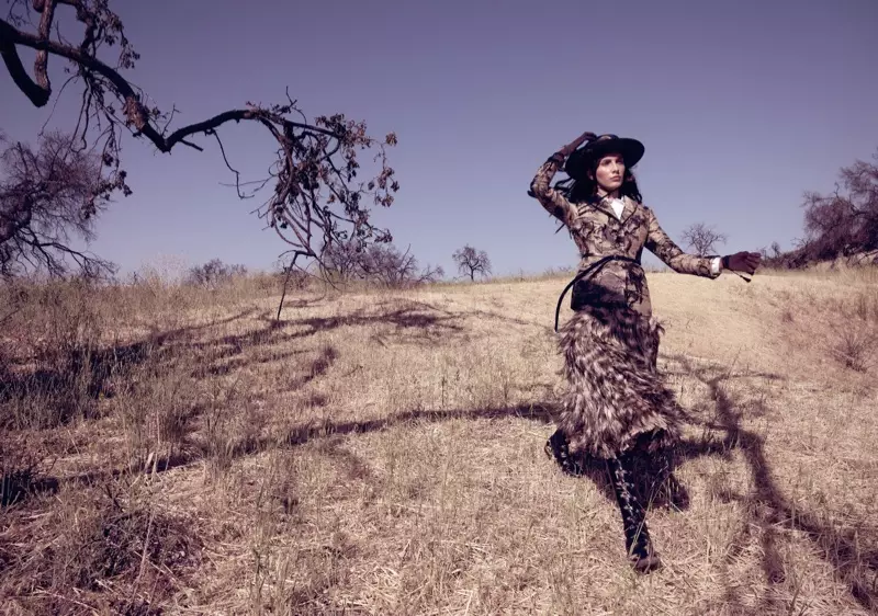 Carol Paes is 'n Nature Girl in Dior vir ELLE Czech