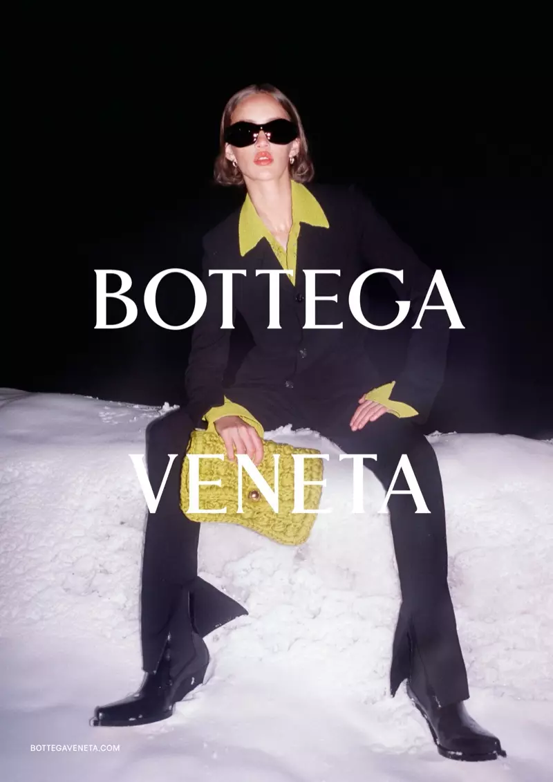 Quinn Mora o emela lets'olo la Bottega Veneta hoetla-mariha a 2020.