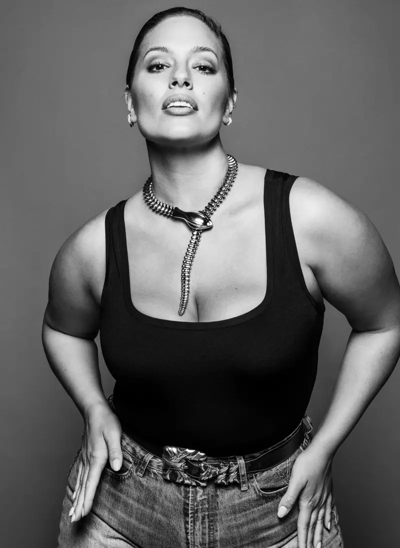 Ashley Graham. ຮູບພາບ: ມາລະຍາດຂອງ V Magazine / Inez & Vinoodh