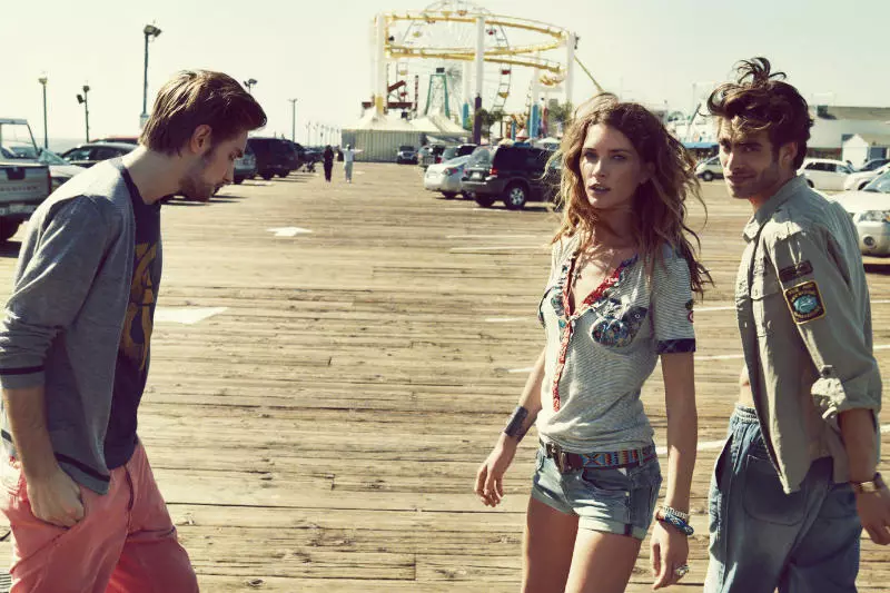 Erin Wasson และ Emily DiDonato สำหรับ Replay Spring 2011 Campaign โดย Chad Pitman