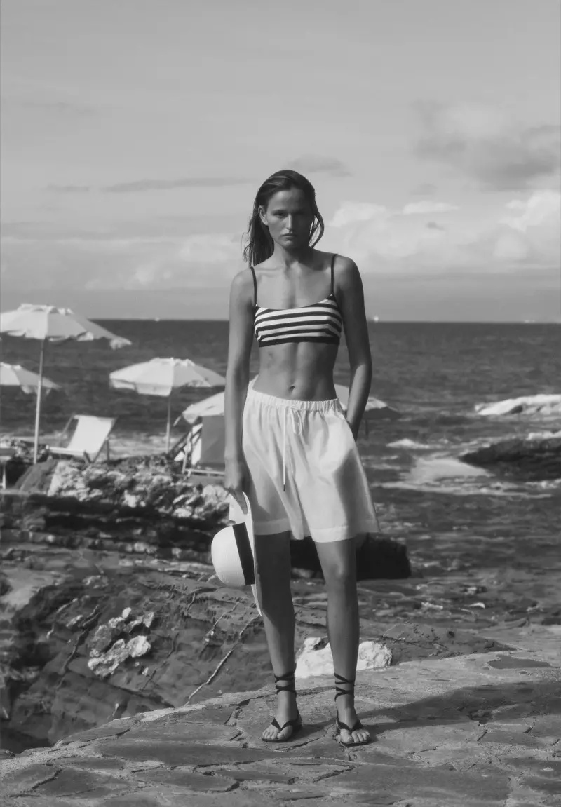 ការប្រមូល Max Mara Beachwear និទាឃរដូវ-រដូវក្តៅ ឆ្នាំ 2021 ។