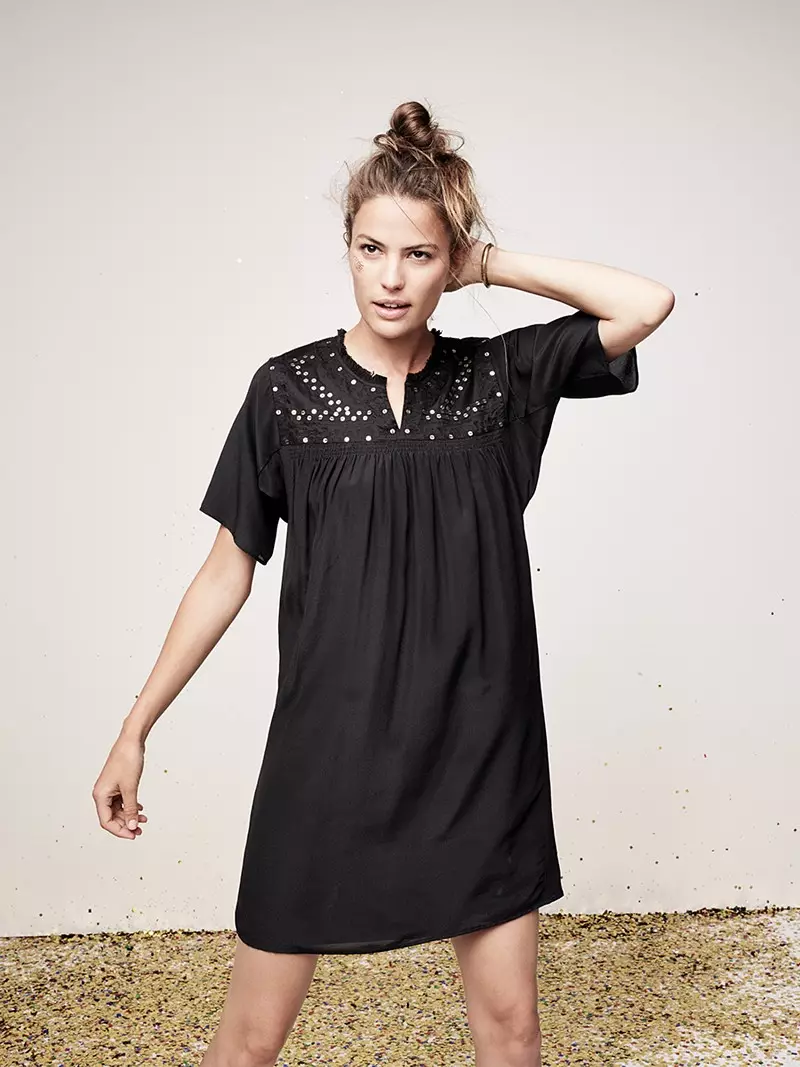 Rochie cu clopoțel brodat Madewell și brățară cu manșetă cu nituri și fir