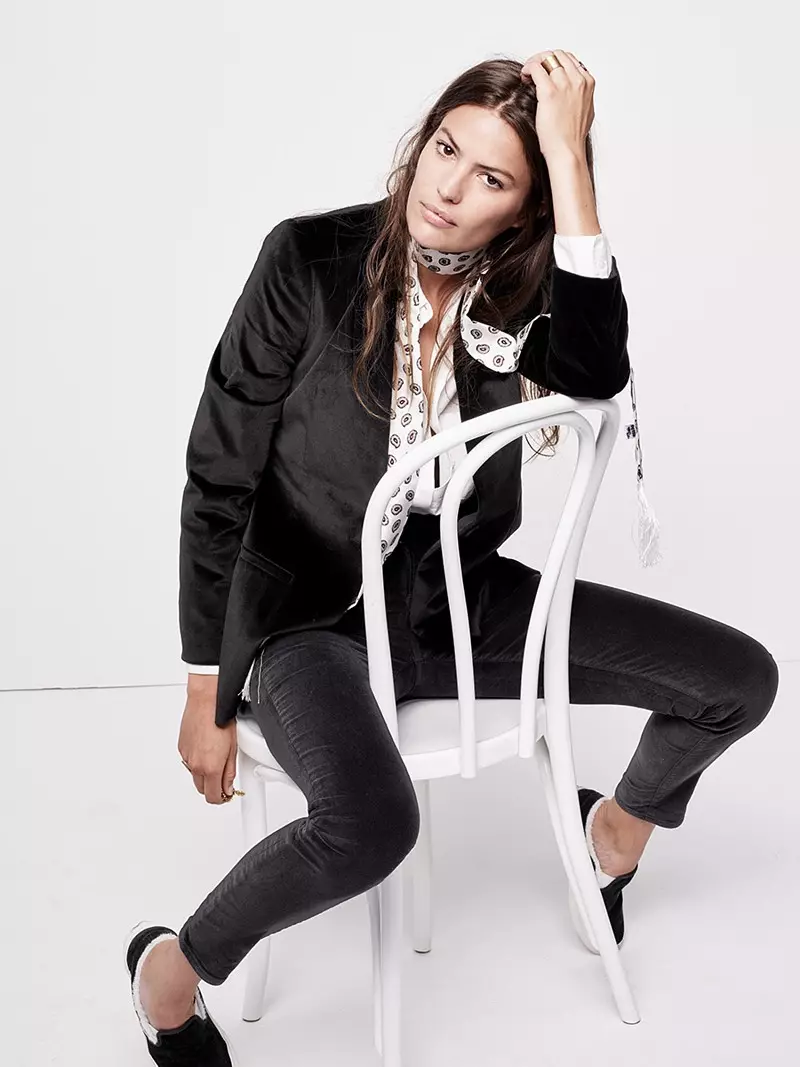 Madewell Velvet Blazer, Drapey Oversized Boyshirt ka Pure White, 9” High-Rise Skinny Jeans in Velvet, Silk Skinny Scarf in Paisley and Vans Weatherized Suede Slip-On Sneakers.