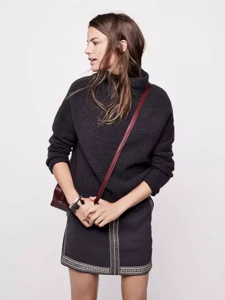 Cameron Russell modeluje neformální sváteční oblečení Madewell