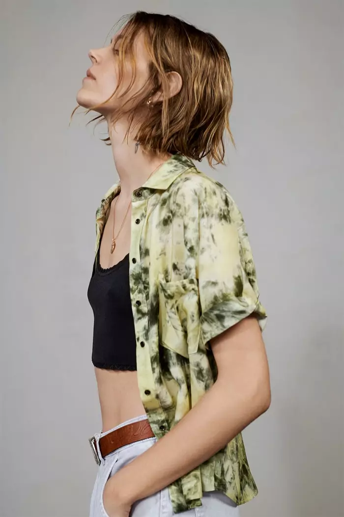 Freja Beha Erichsen modelleert op grunge geïnspireerde looks voor Zara