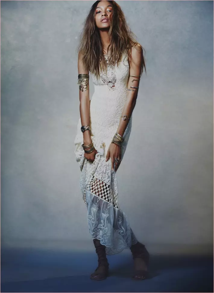 Jourdan Dunn bär en bohemisk inspirerad maxiklänning i Free People lookbook.