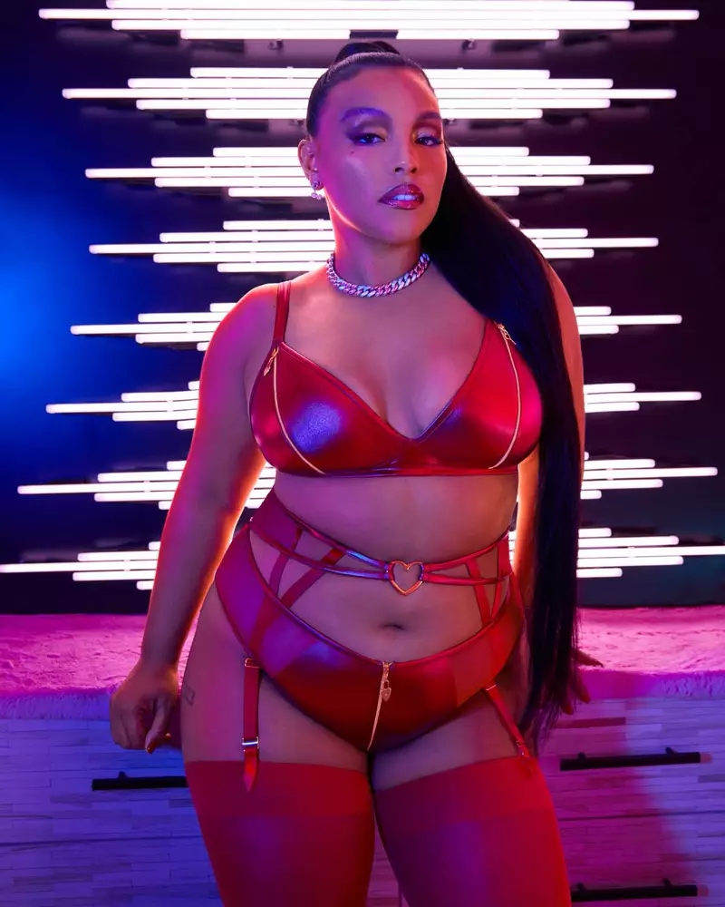 Paloma Elsesser, Savage x Fenty x Adam Selman kampaniýasynda ýyldyzlar