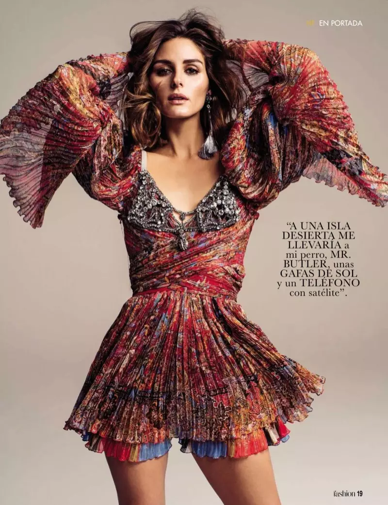 Olivia Palermo portas Etro-ruĝan presitan minirobon