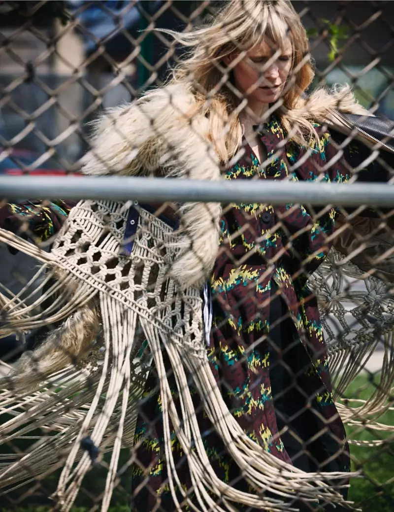 Kirsten Owen modela Looks Boho Chic per a Vogue Ukraine de Riccardo Vimercati