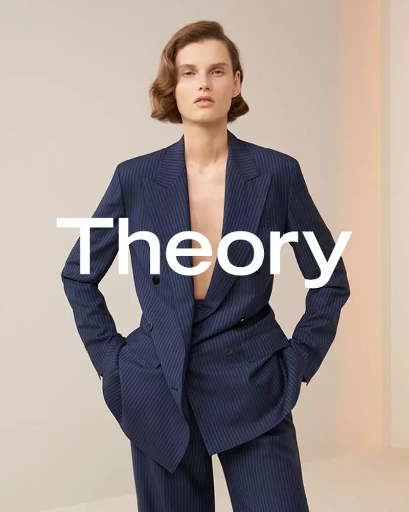 Giedre Dukauskaite se veste na campanha primavera-verão 2019 da Theory