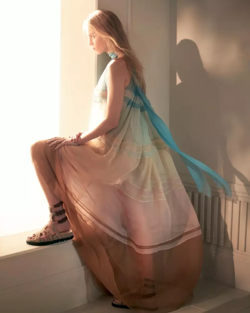 Marka italiane e modës Alberta Ferretti nis fushatën e saj të pranverës 2019