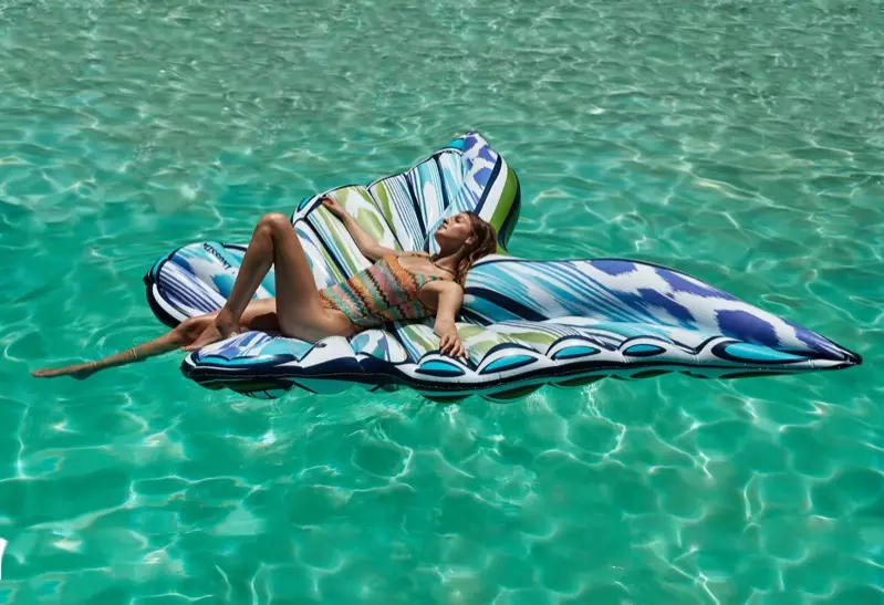 A desain saka Missoni x Funboy pool float collaboration