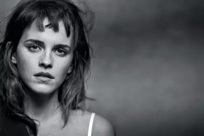 Kubona hafi, Emma Watson yambara imisatsi hamwe na mini bangs