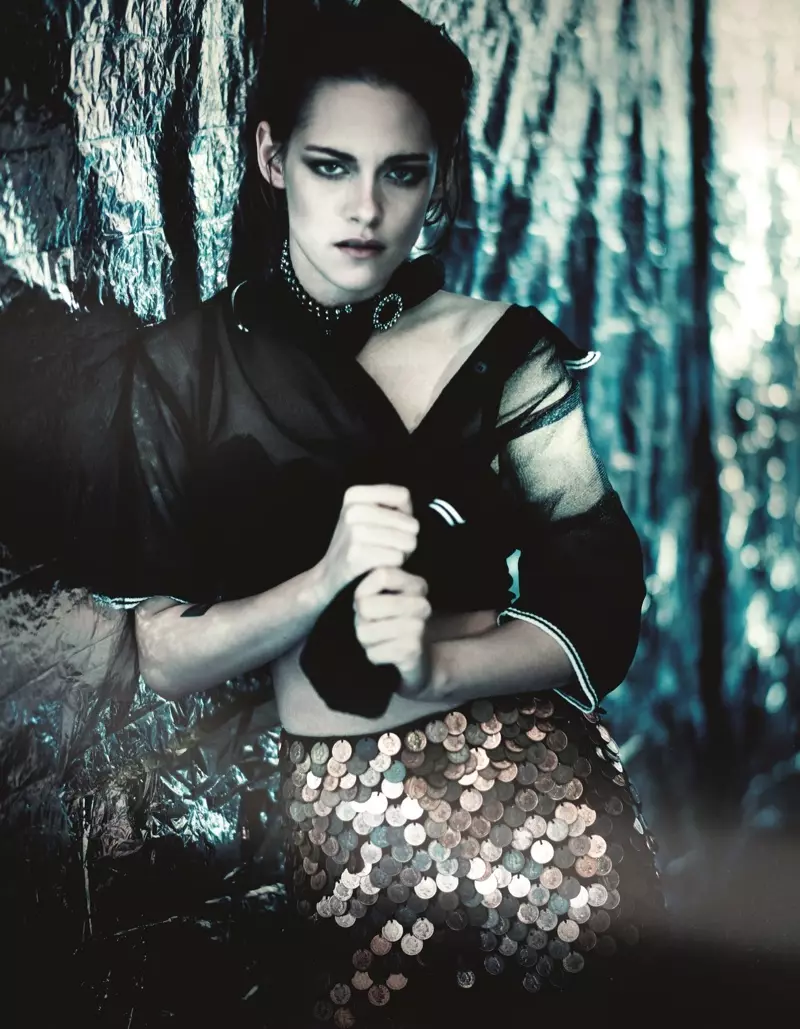 Kristen Stewart talanoa i mekasini e uiga i tagata lauiloa oe