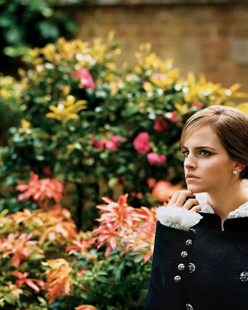 Emma Watson Graces T Magazine rudens numeris įtaigiu stiliumi