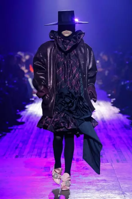 Marc Jacobs syleilee 80-luvun siluetteja syksyllä 2018