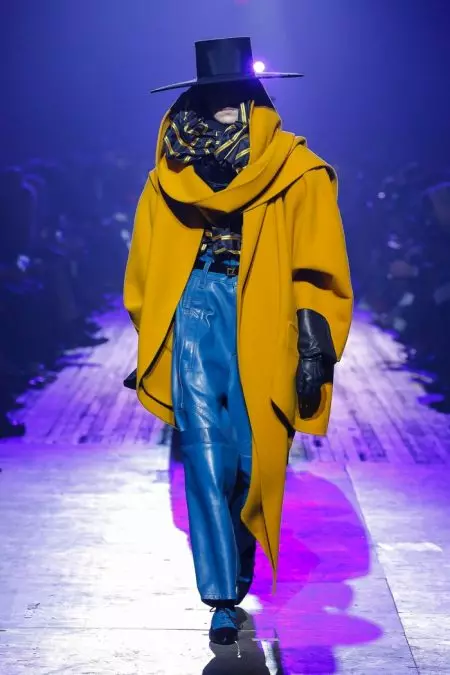 Marc Jacobs Embraces 80's Silhouettes rau lub caij nplooj zeeg 2018