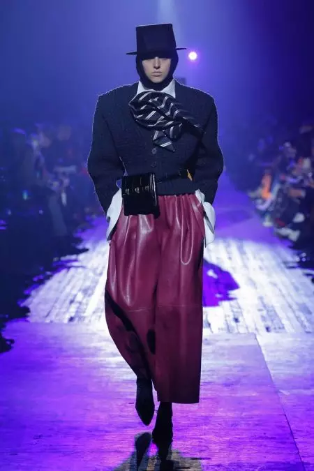 Marc Jacobs omearmet silhouetten fan 'e jierren '80 foar hjerst 2018