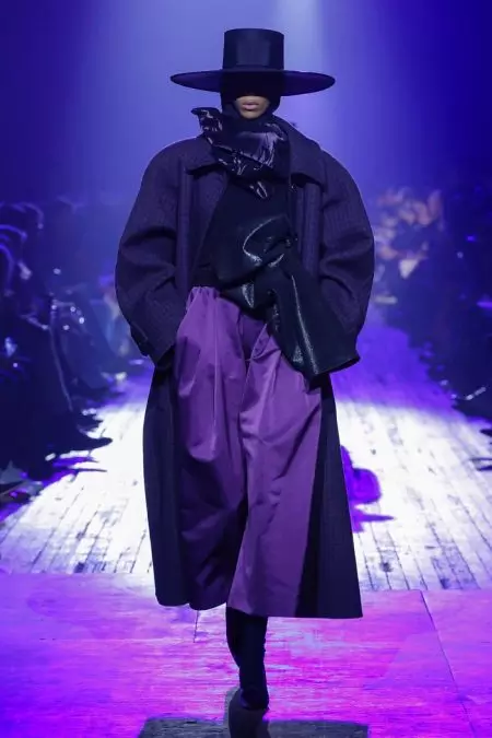 Marc Jacobs yn Cofleidio Silwetau'r 80au ar gyfer Fall 2018