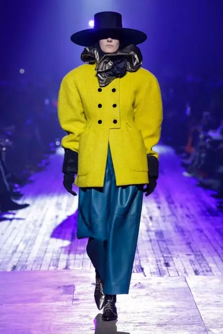 Marc Jacobs โอบกอด Silhouettes ของยุค 80 สำหรับฤดูใบไม้ร่วงปี 2018