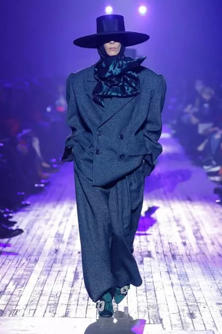 Marc Jacobs Embraces 80's Silhouettes rau lub caij nplooj zeeg 2018