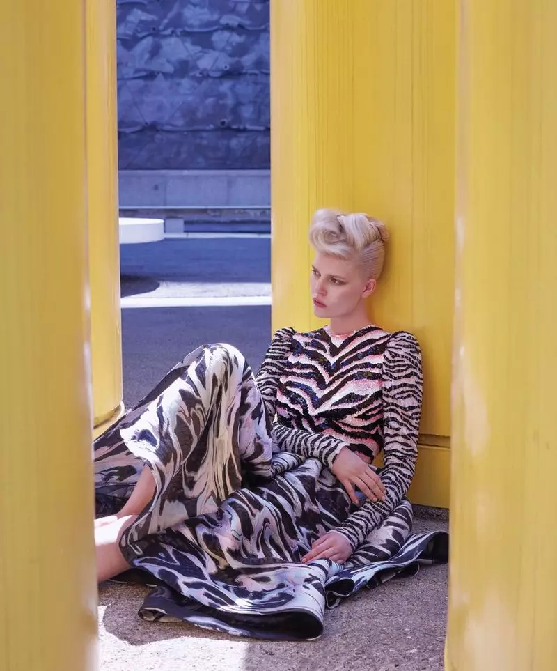 Ola Rudnicka моделира висока мода за Harper's Bazaar Србија