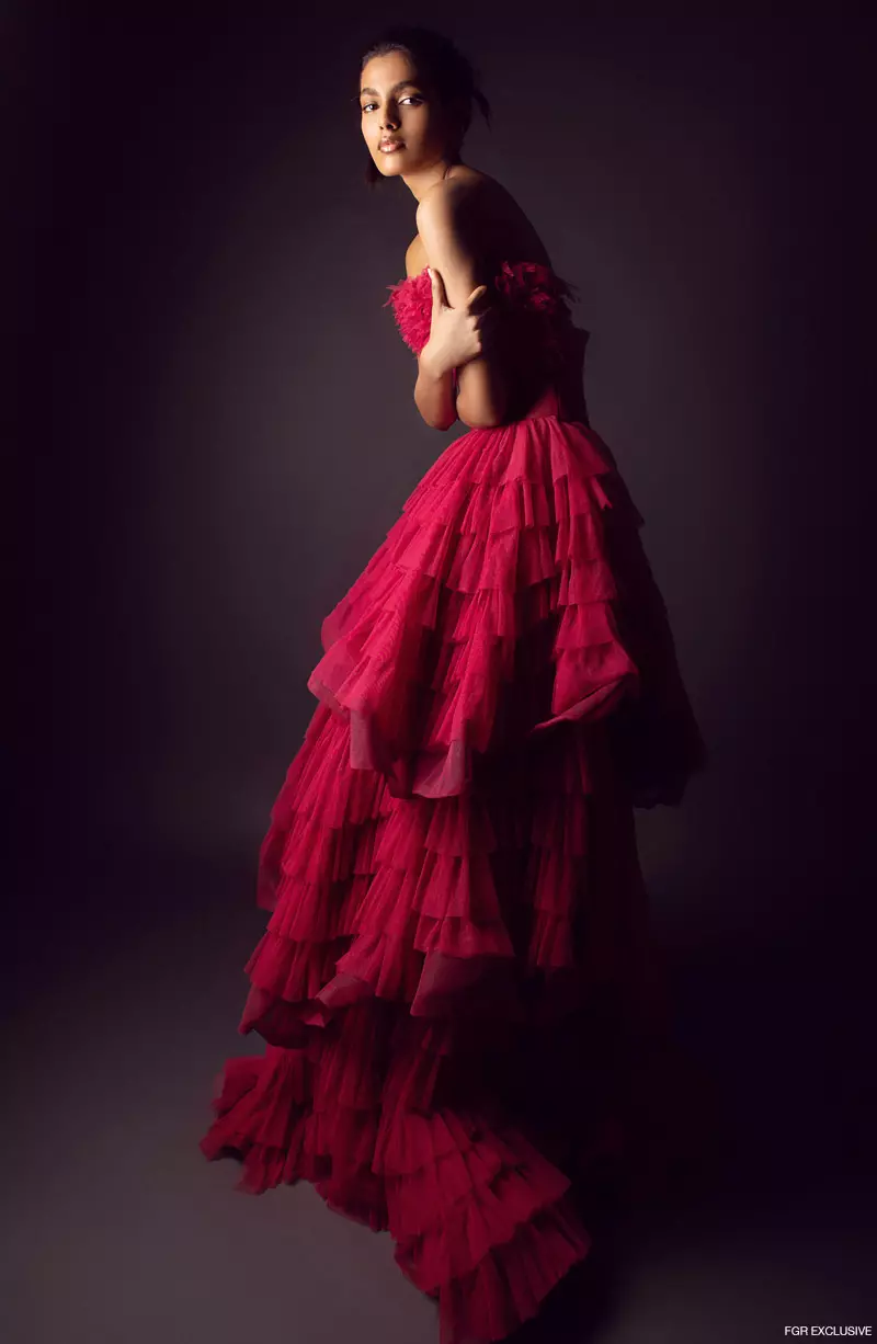 Raudona suknelė Ambika Lal. Nuotrauka: Kay Sukumar
