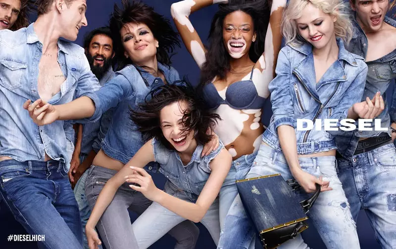 Ang mga bituon ni Winnie Harlow sa kampanya sa spring-summer 2015 sa Diesel nga nakuhaan og litrato ni Nick Knight