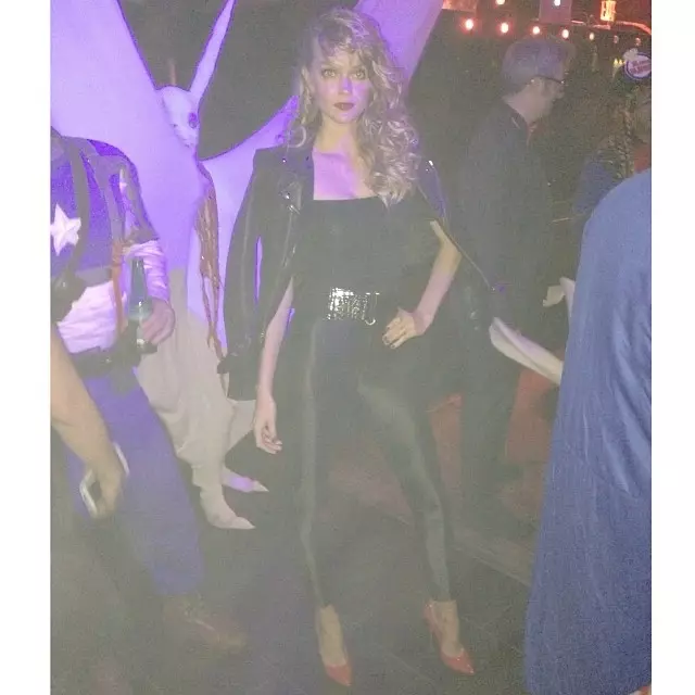 Halloween غا مۇبارەك بولسۇن! ئۇلارنىڭ كىيىملىرىدىكى Heidi Klum ، Natasha Poly + تېخىمۇ كۆپ مودېللارنى كۆرۈڭ