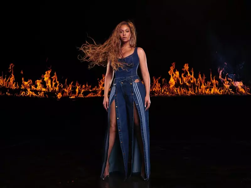 Kpakpando Beyonce na adidas x Ivy Park Rodeo mkpọsa.