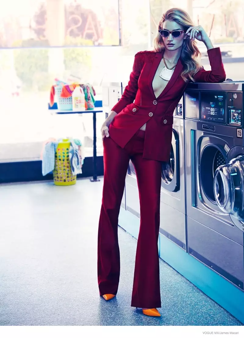 rosie-huntington-whiteley-laundromat-fashion05